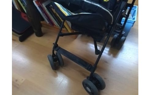 POUSSETTE WINNIE L'OURSON