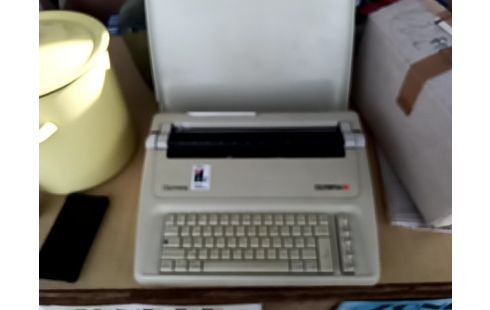 MACHINE A ÉCRIRE ELECTRIQUE CARRERA OLYMPIA TEST OK + RES