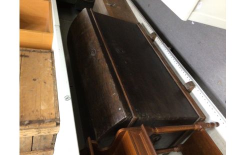 COFFRE CHENE FONCE BOMBE