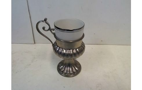 TASSE A CAFE BAVARIA AVEC SUPPORT ETAIN