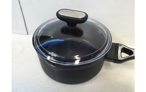 CASSEROLE AVEC VERSEUR ET COUVERCLE PYREX