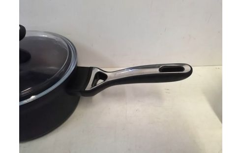 CASSEROLE AVEC VERSEUR ET COUVERCLE PYREX