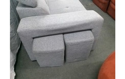 CANAPE TISSU GRIS AVEC 2 POUFS (QLQS TACHES)