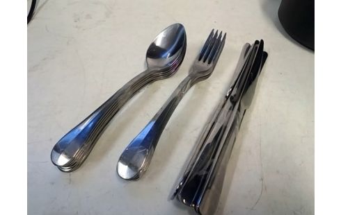 LOT DE COUVERTS IKEA