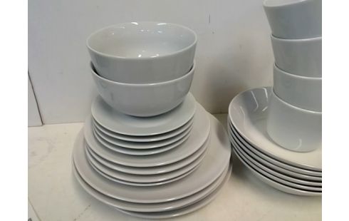 SERVICE DE VAISSELLE IKEA