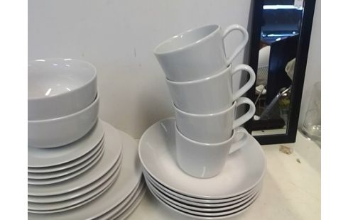 SERVICE DE VAISSELLE IKEA