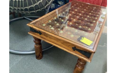 TABLE BASSE SCULPTÉE