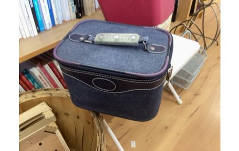 PHARMACIE TISSU BLEU