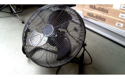 VENTILATEUR NOIR