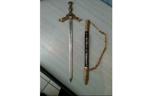 DOLCH GRIFF M. STEINEN VERZIERT