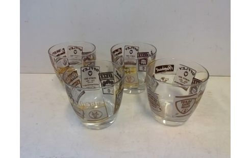 LOT DE 4 VERRES .