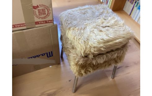 TABOURET POILS BEIGE