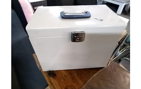 RANGE COURRIER RANGEavec cle