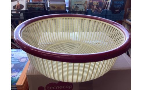 PANIER EN PLASTIQUE