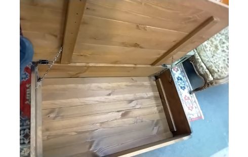 TABLE BASSE Coffre pin et metal