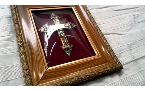 CADRE, , CRUCIFIX BOMBE GLACE