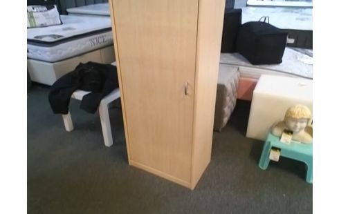 HAUTE 1P (COIN D'UNE ETAGERE A RECOLLER)