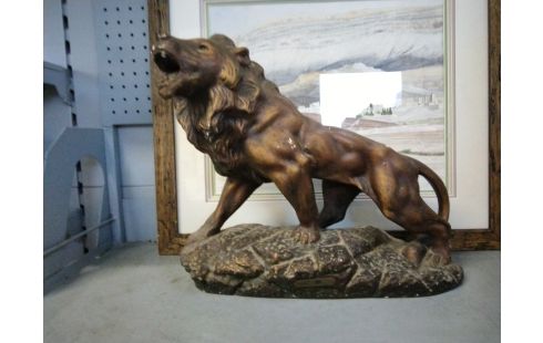 SCULPTURE LION PLATRE