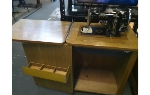 MEUBLE AVEC MACHINE A COUDRE HURTU