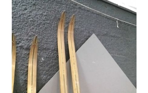 PAIRE DE SKI AVEC BATON