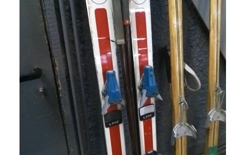PAIRE DE SKI ROSSIGNOL AVEC BATONS