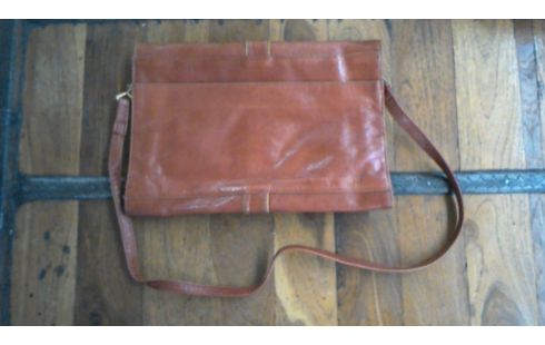 POCHETTE CUIR VINTAGE