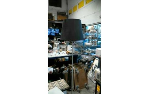 LAMPADAIRE GRIS ET METAL