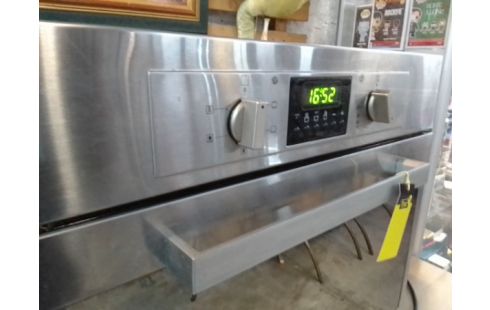 FOUR ENCASTRABLE AIRLUX