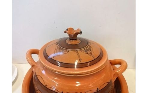 SOUPIERE AVEC SALADIER