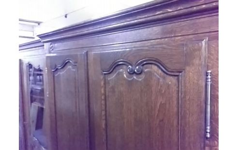 ARMOIRE STYLE LOUIS XV 3P L:1m80 l: 60cm