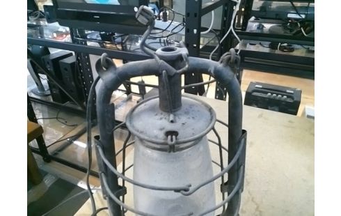 LAMPE A PETROLE ANCIENNE