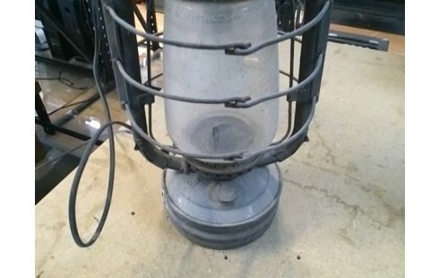 LAMPE A PETROLE ANCIENNE