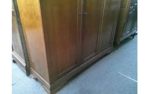 ARMOIRE 3P STYLE LOUIS PHILIPPE AVEC 1 PENDERIE ET 2 ETAGERES