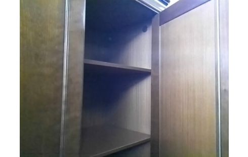 ARMOIRE 3P STYLE LOUIS PHILIPPE AVEC 1 PENDERIE ET 2 ETAGERES