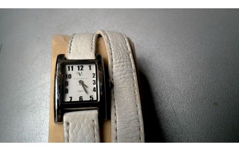 MONTRE RECTANGULAIRE BLANCHE