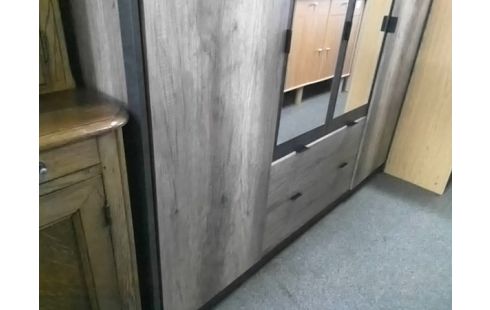 ARMOIRE 4P 2T AVEC MIROIR ET 2 PENDERIES