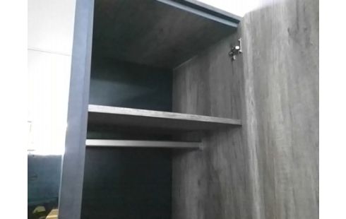 ARMOIRE 4P 2T AVEC MIROIR ET 2 PENDERIES