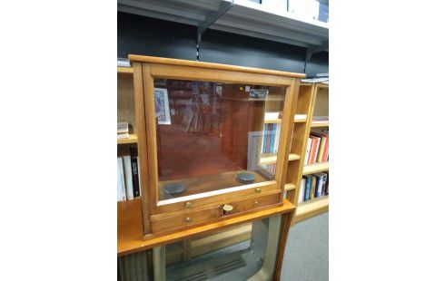 VITRINE NOYER 2 TIROIRS