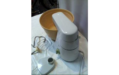 KÜCHENMASCHINE BRAUN KM3 +3 AUFSÄTZE GET.