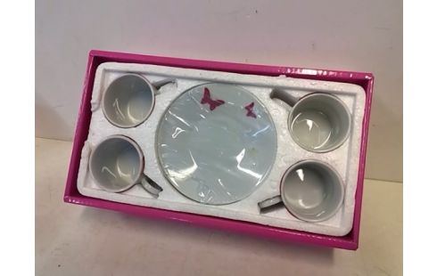 LOT DE 4 TASSES A CAFE MOTIF PAPILLON