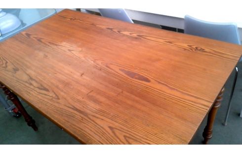 TABLE DE SALLE A MANGER PIN 1 TIROIR ANCIEN