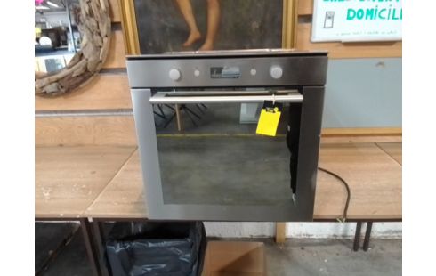 FOUR ENCASTRABLE WHIRLPOOL MIROIR