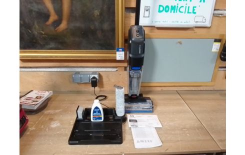 ASPIRATEUR NETTOYEUR BISSSEL + SUPPORT ET ACCESSOIRES