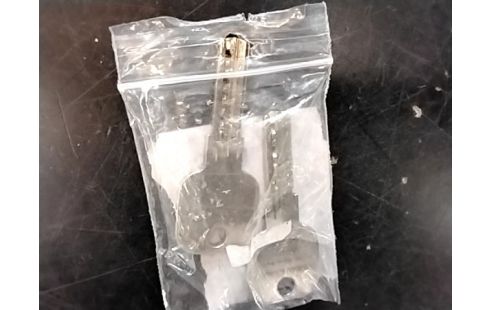 PORTE D ENTRÉE BOIS CLÉS OK