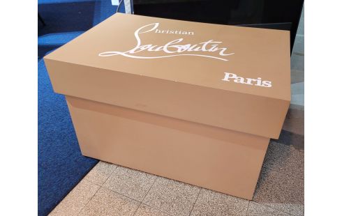 BOITE A CHAUSSURES LOUBOUTIN