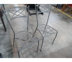 2 CHAISES EXTERIEUR EN L'ETAT
