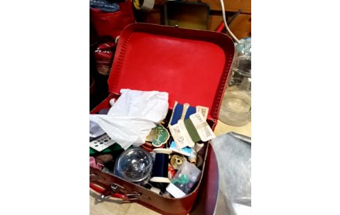 BOITE A COUTURE VALISETTE