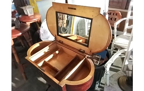 COIFFEUSE A RESTAURER