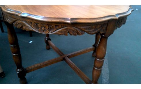 WOHNZIMMERTISCH 1 RUND NUSSBAUM