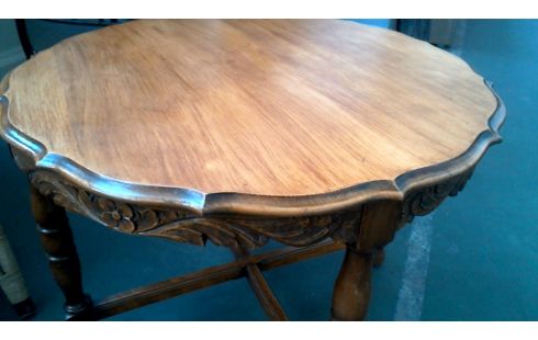 WOHNZIMMERTISCH 1 RUND NUSSBAUM